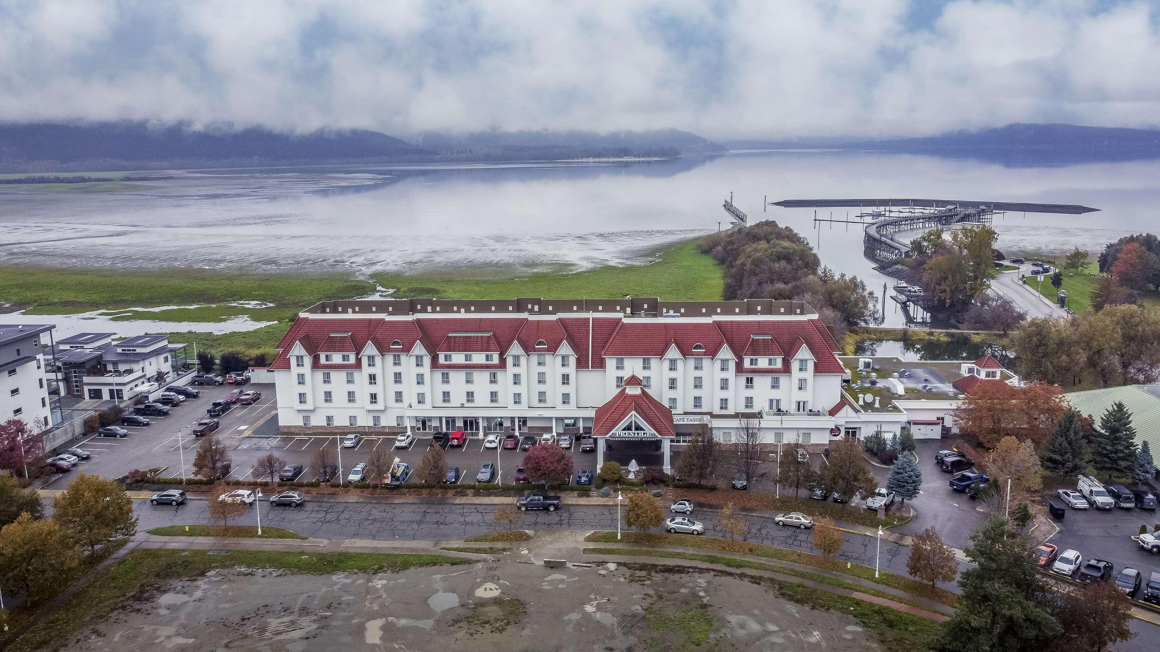 Prestige Harbourfront Resort, Worldhotels Luxury Салмон Арм Экстерьер фото